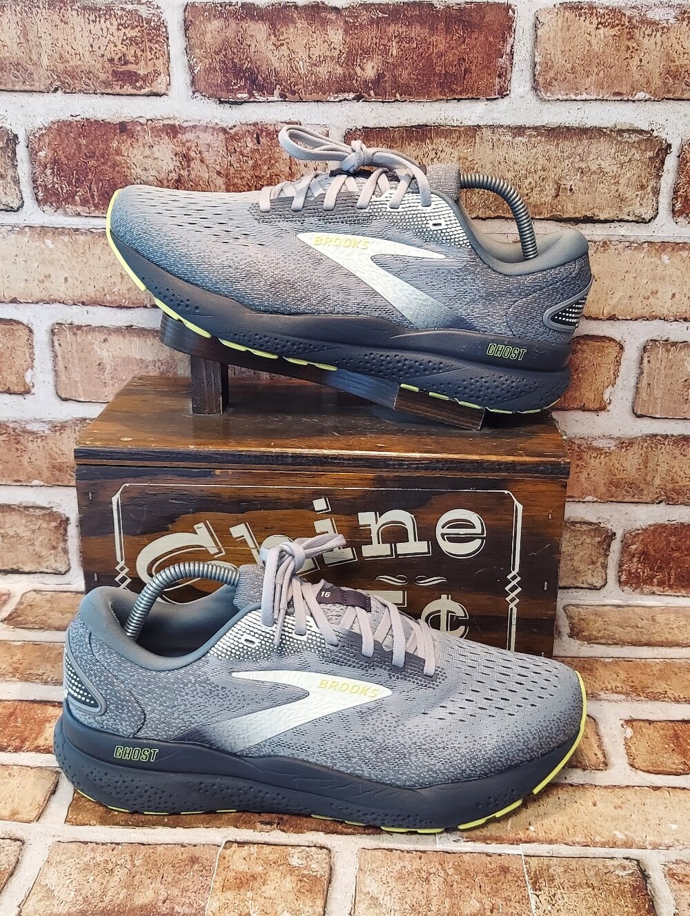 Pre-owned 2025 Brooks Ghost 16